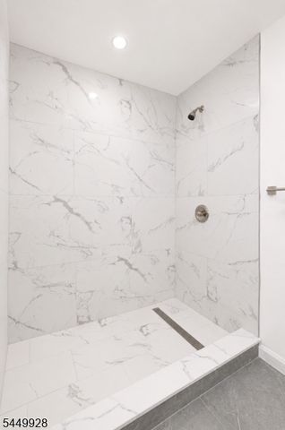 131 Lindsley Pl, East Orange City, NJ 07018