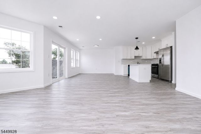 131 Lindsley Pl, East Orange City, NJ 07018
