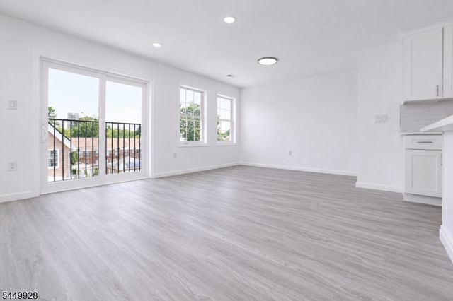 131 Lindsley Pl, East Orange City, NJ 07018