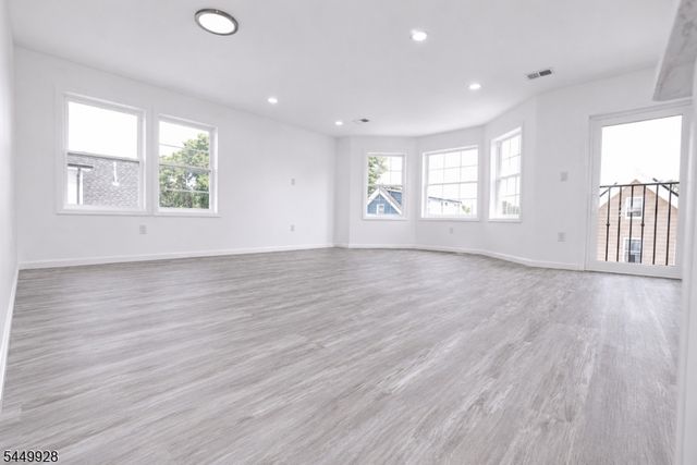 131 Lindsley Pl, East Orange City, NJ 07018