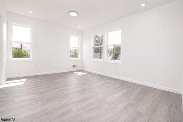 131 Lindsley Pl, East Orange City, NJ 07018