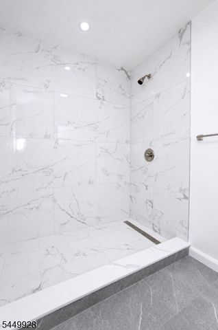 131 Lindsley Pl, East Orange City, NJ 07018