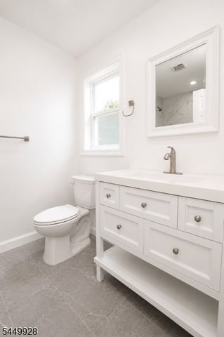 131 Lindsley Pl, East Orange City, NJ 07018