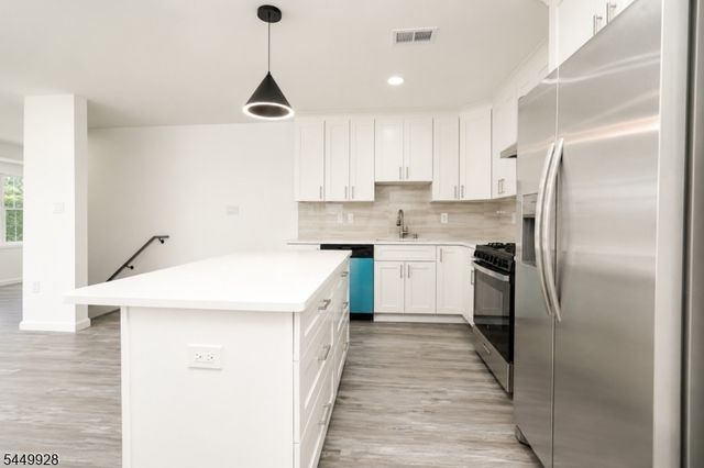 131 Lindsley Pl, East Orange City, NJ 07018