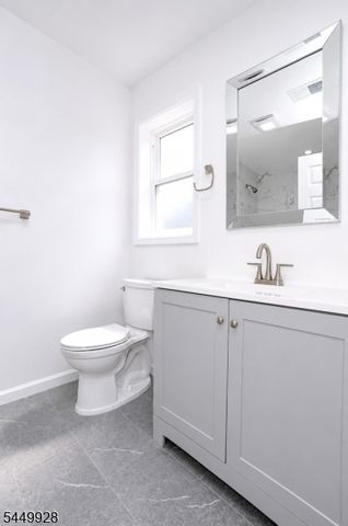 131 Lindsley Pl, East Orange City, NJ 07018