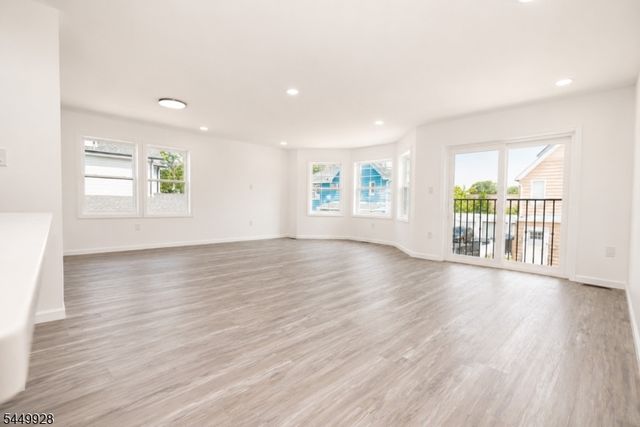131 Lindsley Pl, East Orange City, NJ 07018
