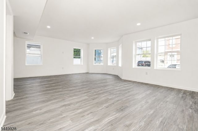 131 Lindsley Pl, East Orange City, NJ 07018