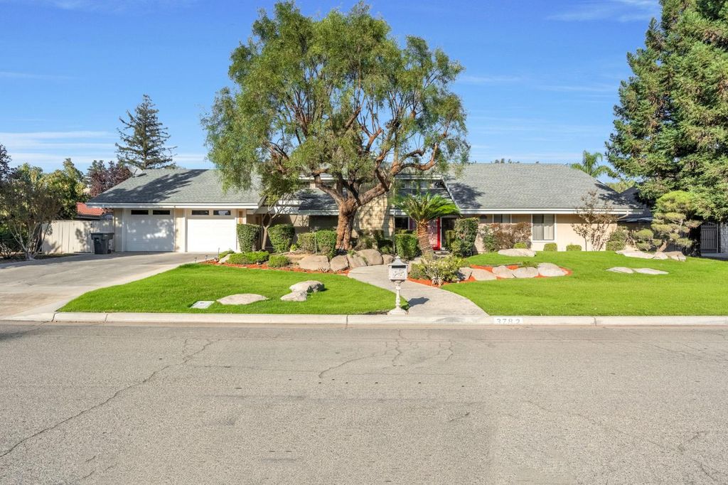Image 2 of property listing at 3782 W Locust Avenue, Fresno, CA 93711