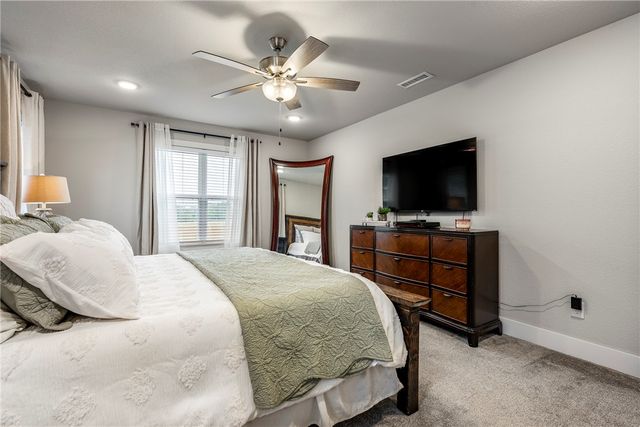 313 N Tacoma Street, Farmington, AR 72730