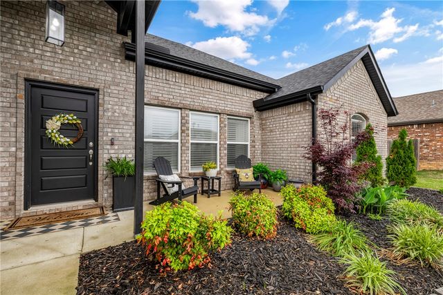 313 N Tacoma Street, Farmington, AR 72730