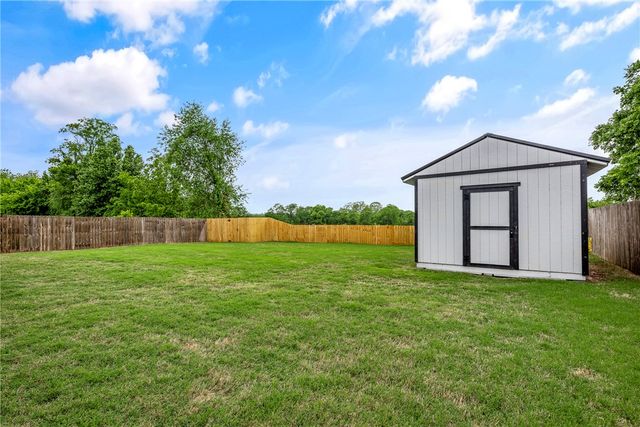 313 N Tacoma Street, Farmington, AR 72730