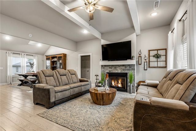 313 N Tacoma Street, Farmington, AR 72730