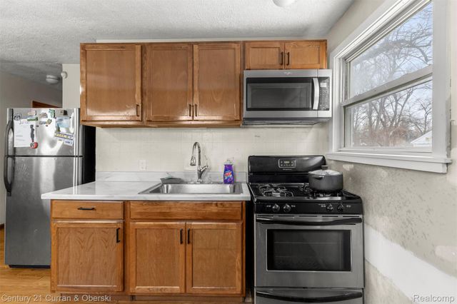 19166 Bentler Street, Detroit, MI 48219