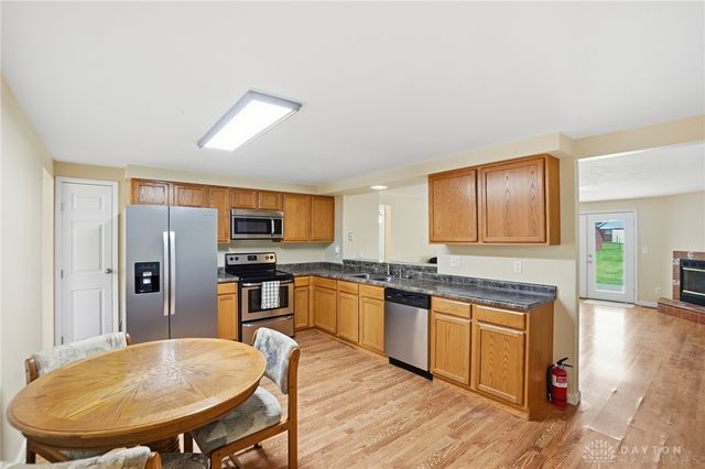 6824 Laurelview Drive, Huber Heights, OH 45424