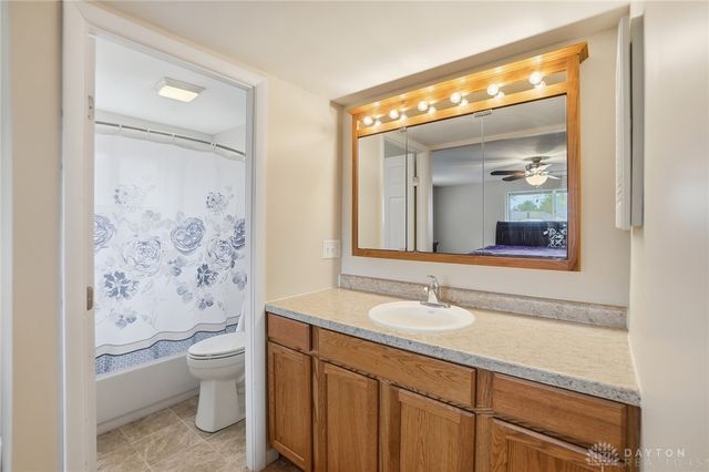 6824 Laurelview Drive, Huber Heights, OH 45424