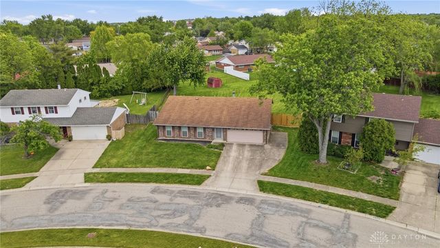 6824 Laurelview Drive, Huber Heights, OH 45424