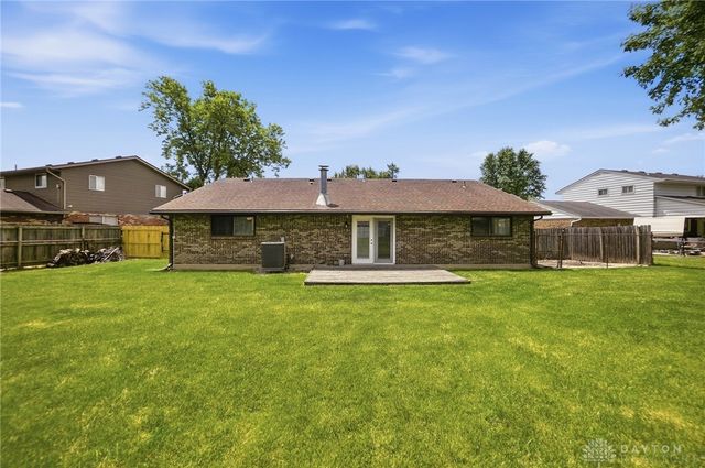 6824 Laurelview Drive, Huber Heights, OH 45424