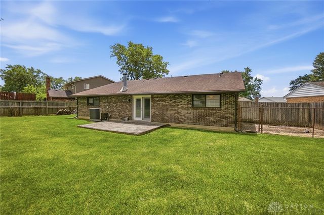6824 Laurelview Drive, Huber Heights, OH 45424