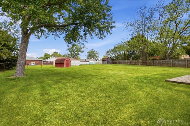 6824 Laurelview Drive, Huber Heights, OH 45424
