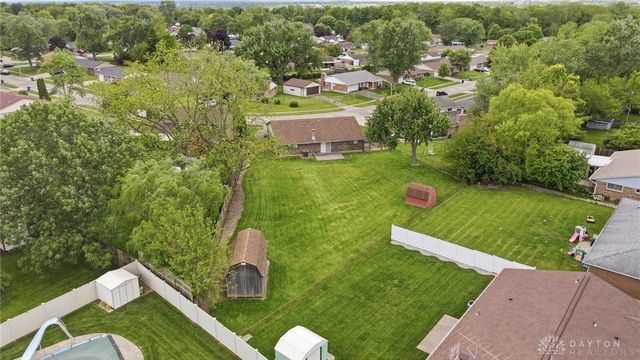 6824 Laurelview Drive, Huber Heights, OH 45424