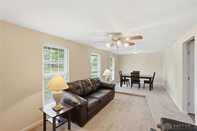 6824 Laurelview Drive, Huber Heights, OH 45424