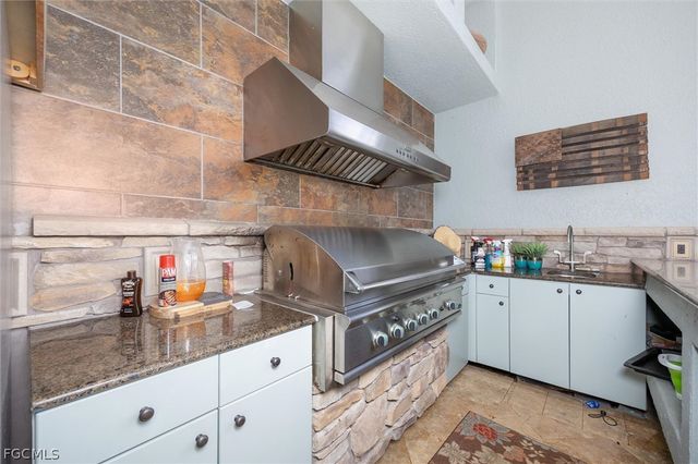 15130 Intracoastal CT, Fort Myers, FL 33908