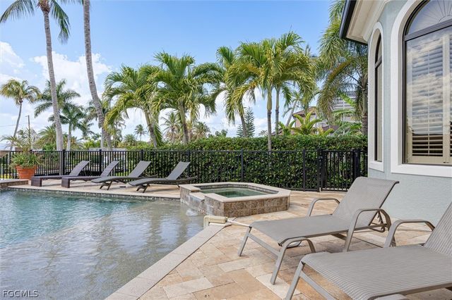 15130 Intracoastal CT, Fort Myers, FL 33908