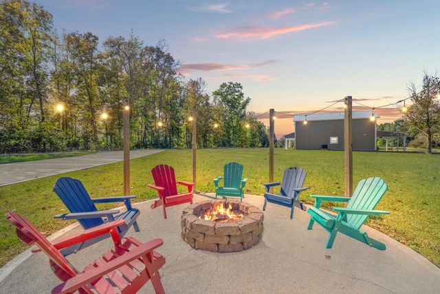 19 Gracie Lane, Russell Springs, KY 42642