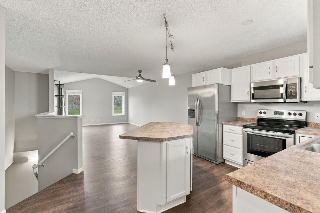 10515 64th Lane NE, Albertville, MN 55301 — exterior