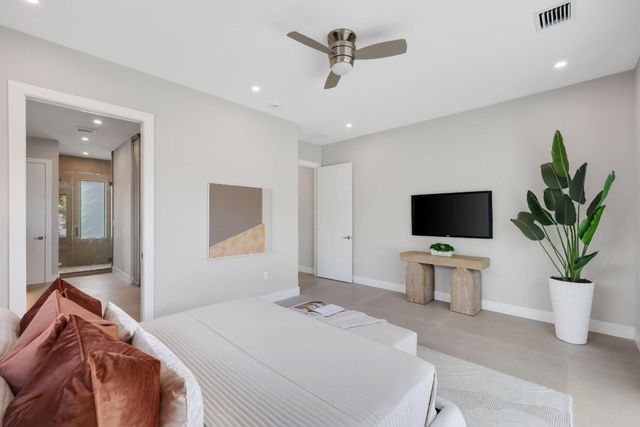 2015 NE 4th Avenue, Wilton Manors, FL 33305