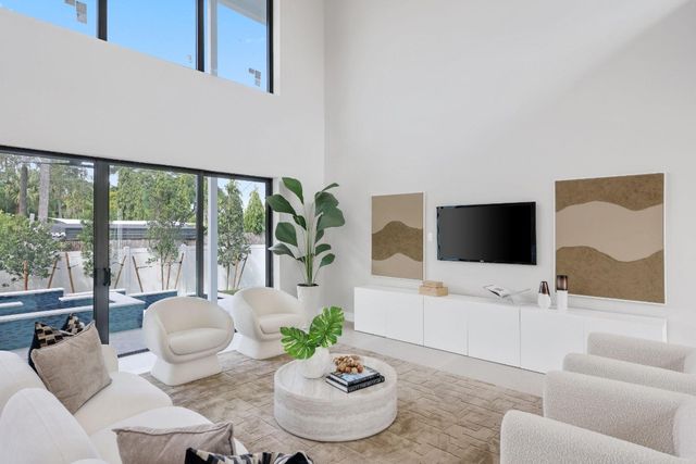 2015 NE 4th Avenue, Wilton Manors, FL 33305