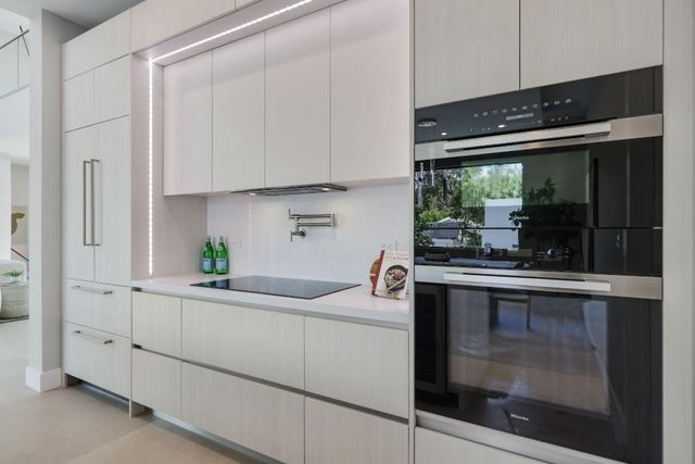 2015 NE 4th Avenue, Wilton Manors, FL 33305