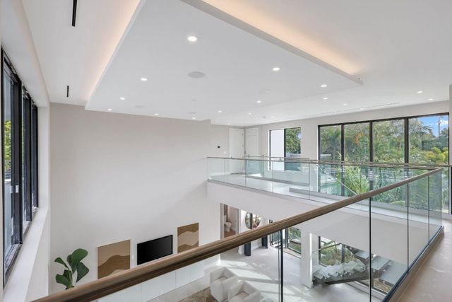 2015 NE 4th Avenue, Wilton Manors, FL 33305