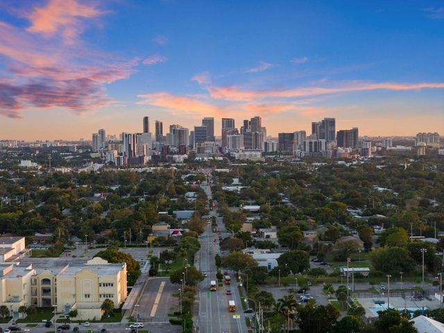 2015 NE 4th Avenue, Wilton Manors, FL 33305