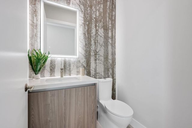 2015 NE 4th Avenue, Wilton Manors, FL 33305