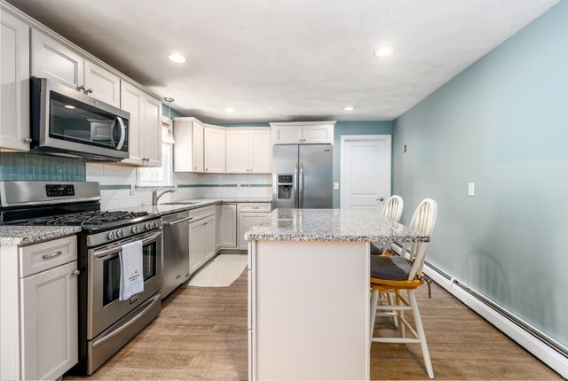 318 Airline Road, East Dennis, MA 02641