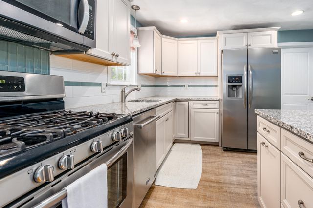 318 Airline Road, East Dennis, MA 02641