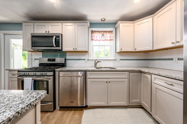 318 Airline Road, East Dennis, MA 02641