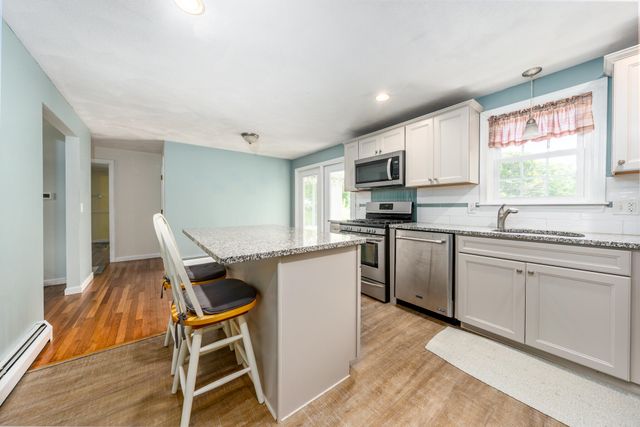 318 Airline Road, East Dennis, MA 02641