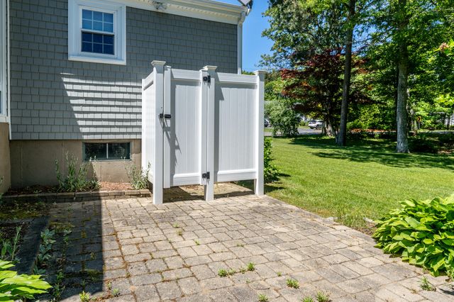318 Airline Road, East Dennis, MA 02641