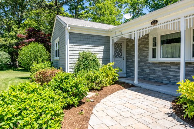 318 Airline Road, East Dennis, MA 02641