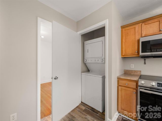 184 London Road, Asheville, NC 28803