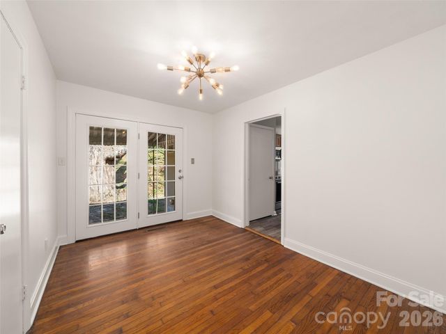 184 London Road, Asheville, NC 28803