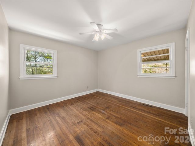 184 London Road, Asheville, NC 28803