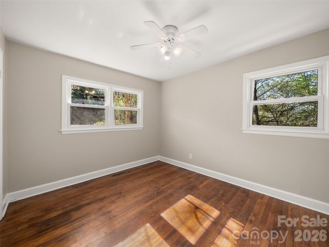 184 London Road, Asheville, NC 28803