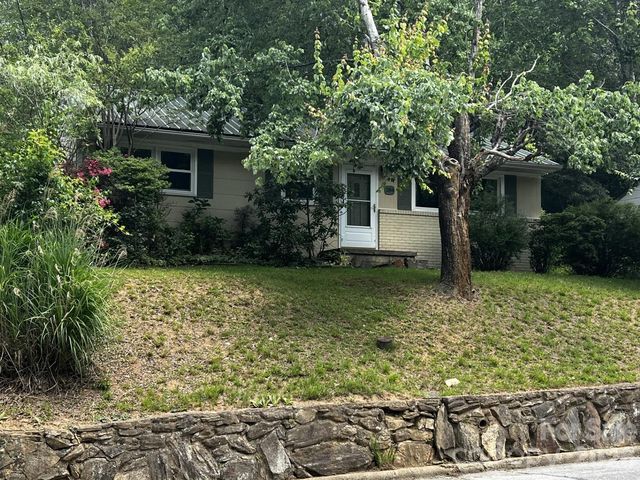 184 London Road, Asheville, NC 28803