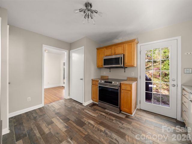 184 London Road, Asheville, NC 28803