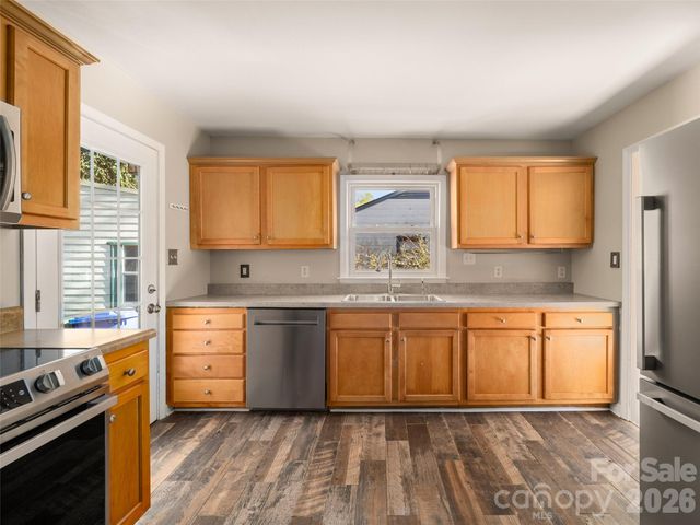 184 London Road, Asheville, NC 28803