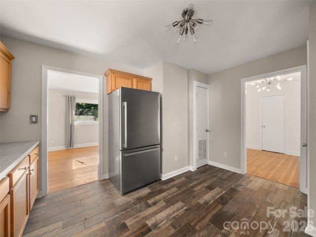 184 London Road, Asheville, NC 28803