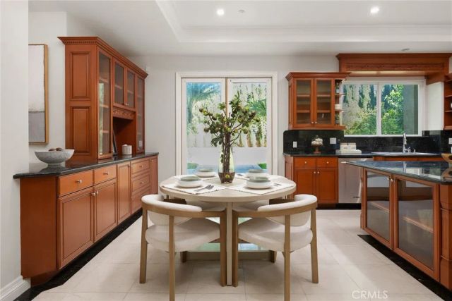 41 W Las Flores Avenue, Arcadia, CA 91007